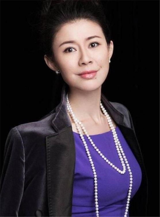 娱乐梁宏达现任妻子是谁?老梁有几任老婆叫什么名字? 4