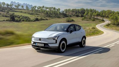 ​2 字头！3.6 秒破百的 EX30，成为了性价比最高的沃尔沃