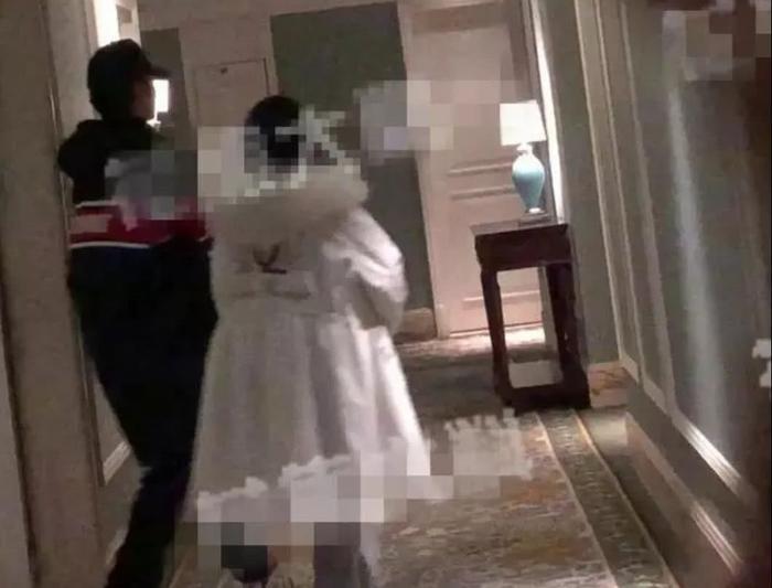 洪欣人财两空?张丹峰被称“男版马蓉”,马蓉晒美食称心满意足