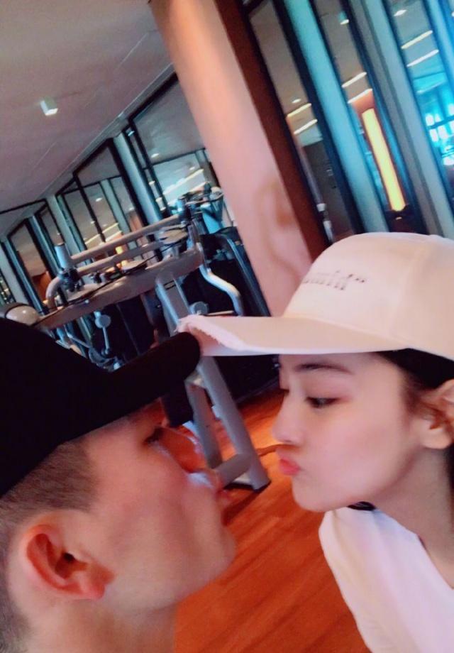 张馨予晒美食撒狗粮：是我做给某人的“好吃不胖”餐