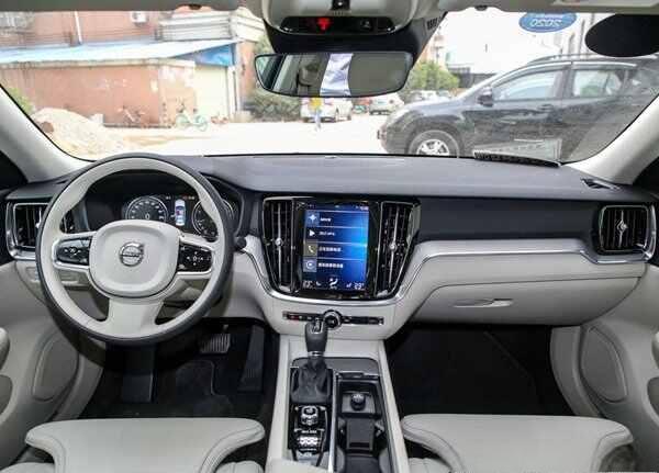 沃尔沃s60属于什么档次?沃尔沃s60的优缺点有哪些-