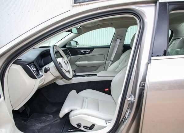 沃尔沃s60属于什么档次?沃尔沃s60的优缺点有哪些-