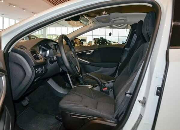 沃尔沃v40值得买吗？买沃尔沃v40都是什么人-