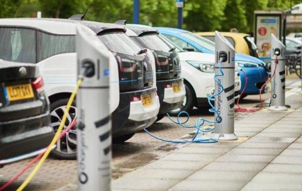 买电动汽车后悔死了？新能源汽车的致命缺点是什么-