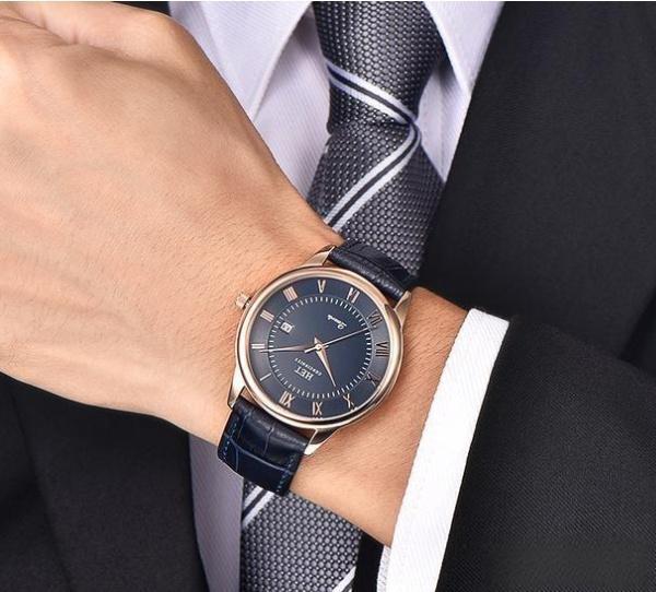 为什么说“穷玩车，富玩表”？戴得表比车还值钱是什么感觉？-