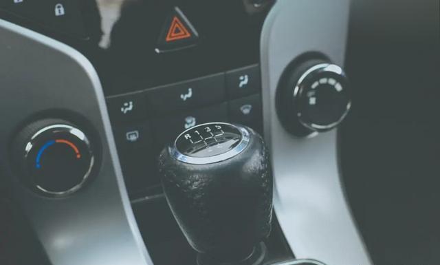 汽车转速表怎么看？汽车转速表有什么作用？-