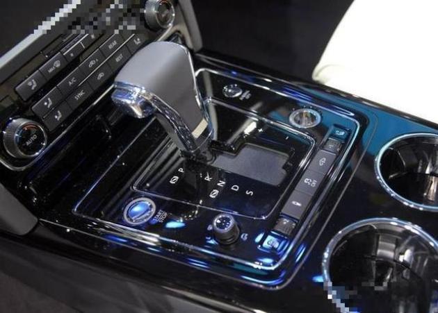 一般什么样的人开12缸的大众辉腾?为什么辉腾最终走向停产-