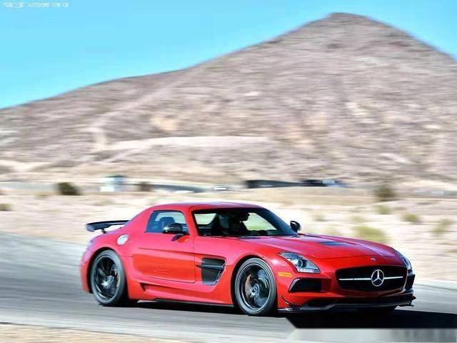 奔驰SlS AMG，一款非常经典的跑车，有什么亮点呢-
