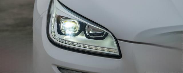 qq611汽车大灯的型号是什么-