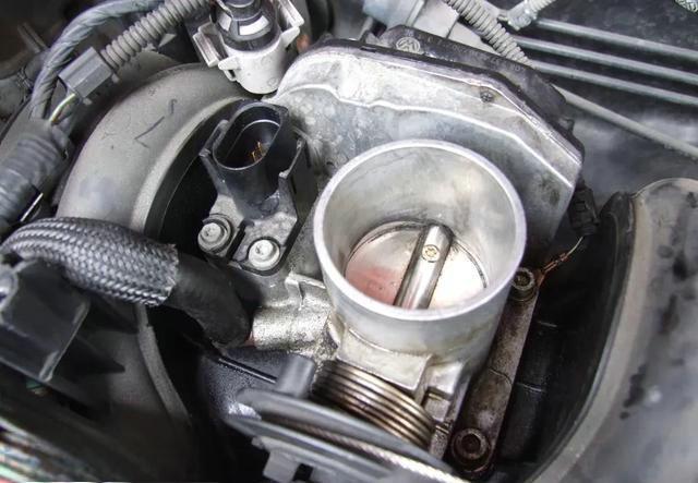 为什么拉线油门被淘汰了？有什么缺点？-