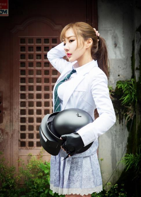 绝地求生最美COS妹子,小訫原味3级头成无价之宝,土豪都买不到