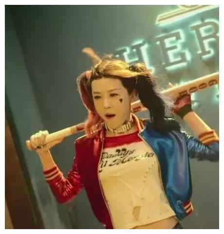 扮演小丑女的明星,陈美嘉美出新境界,而她美颜开十级还是辣眼