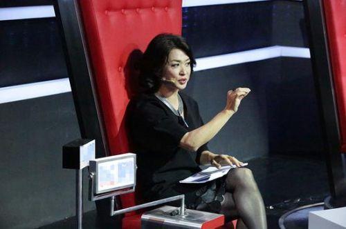 44乐嘉街头商演反响平平,喝醉酒失控将星途尽毁,堪称“第一人”