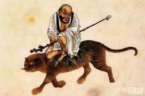 因经常喂食给老虎被封为了伏虎罗汉,动物馆管理员怎么看?