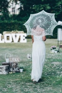 ​男生暗恋女生的微动作,男生对你宠溺的动作