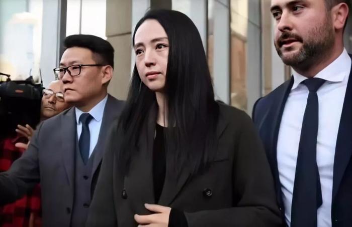 高云翔性侵女同事600天后，董璇终于狠下心离婚：我后悔没早点离开渣男！