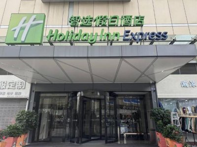 ​酒店标错房价被订上千单，“强制取消”不是办法