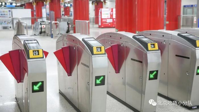 无接触公交地铁,扫码就能坐