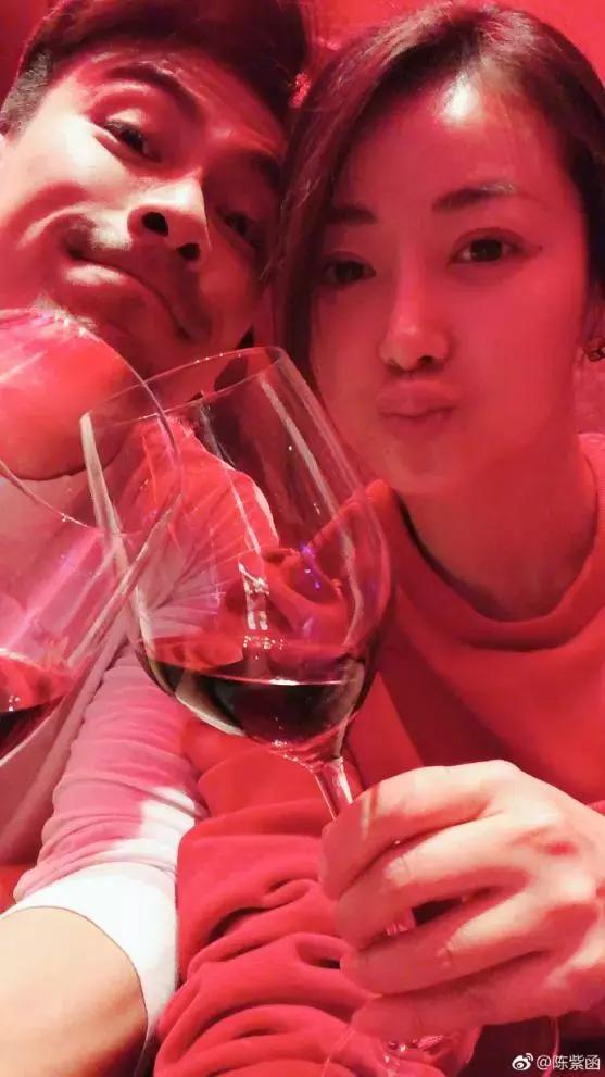 专访丨陈紫函戴向宇：专注揭底一百年，互相爆料绝不手软