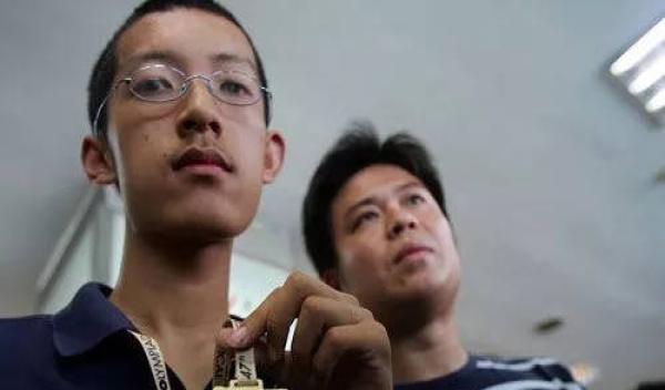 别人家的天才得菲尔兹奖,中国的天才遁入空门!