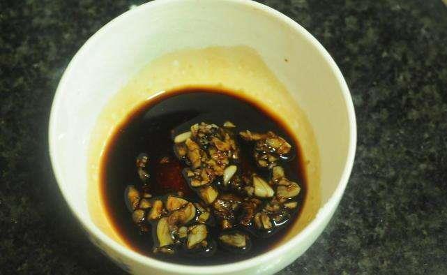 教你做馋人的“拍黄瓜”,只需一碗调料汁,让你的夏天没那么难熬