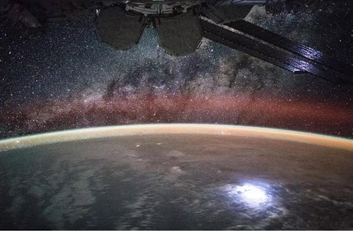 8张从太空俯拍地球的照片,在地表永远看不到这样的奇观!
