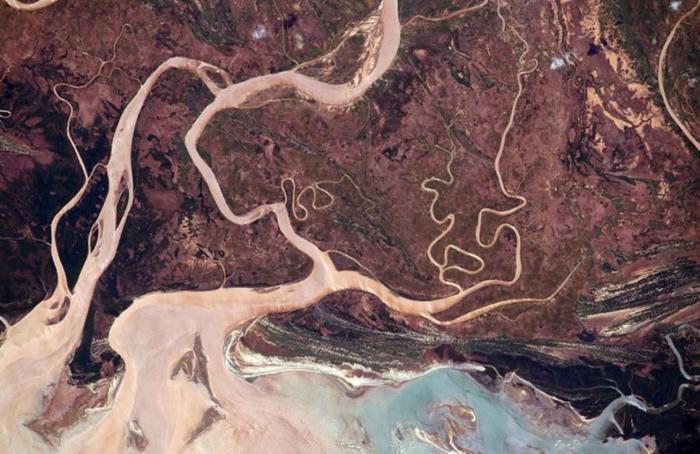 8张从太空俯拍地球的照片,在地表永远看不到这样的奇观!