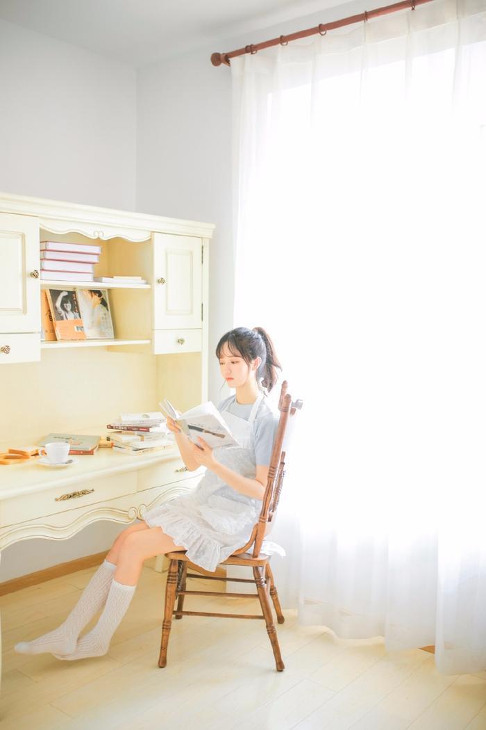 极品美女尤物性感白丝美腿私房诱人写真图片