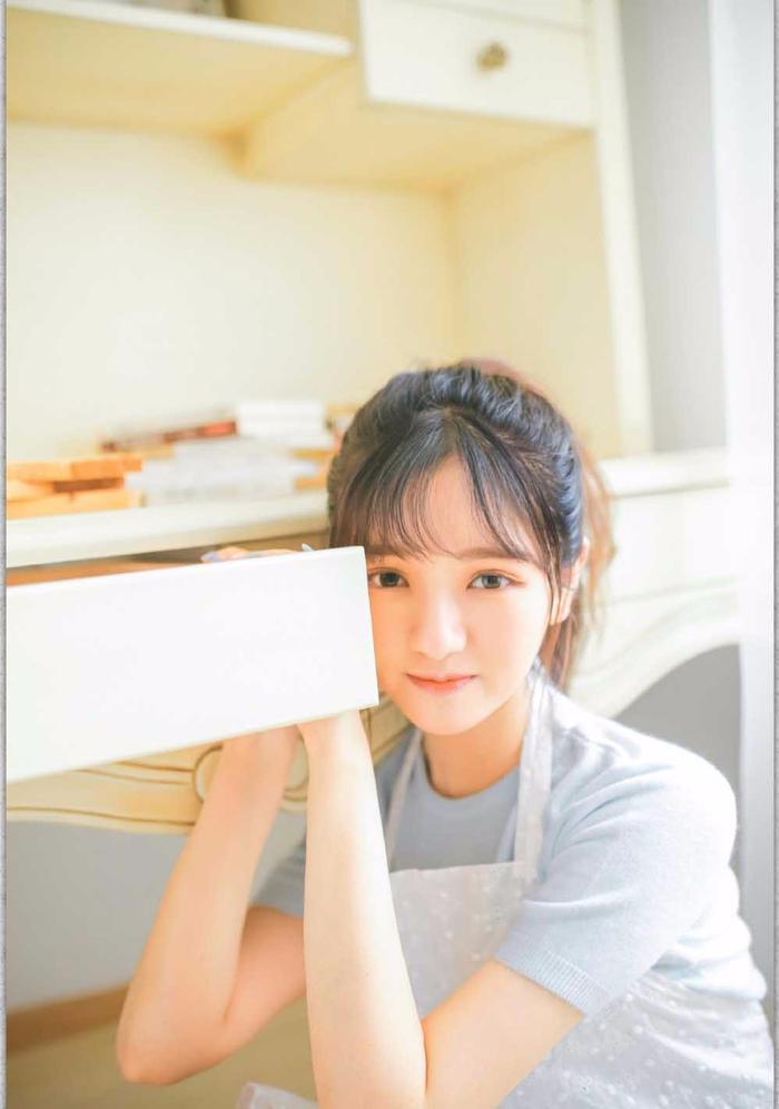 极品美女尤物性感白丝美腿私房诱人写真图片