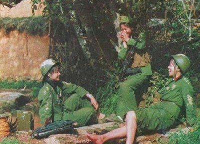 ​对越反击战时期，中国女兵老照片公开