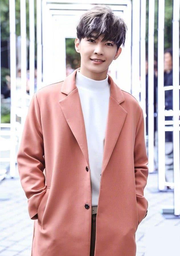 原来应采儿不姓应，宋祖儿也不姓宋，明星们的艺名和本名差很多！