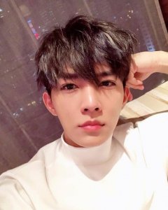 ​原来应采儿不姓应，宋祖儿也不姓宋，明星们的艺名和本名差很多！