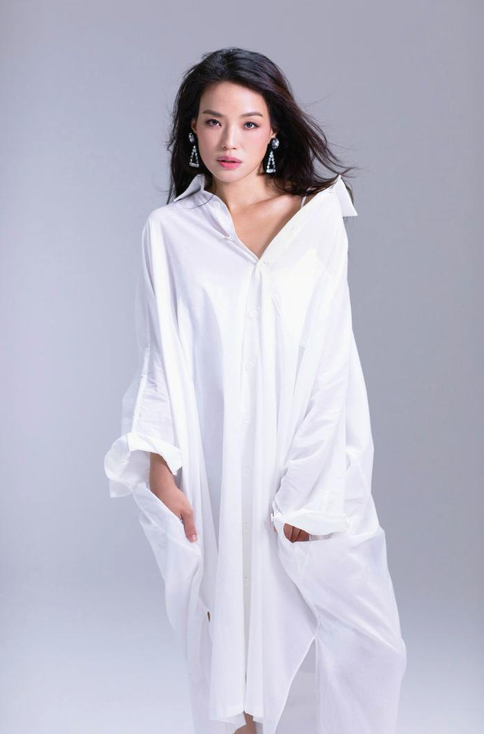 原来应采儿不姓应，宋祖儿也不姓宋，明星们的艺名和本名差很多！