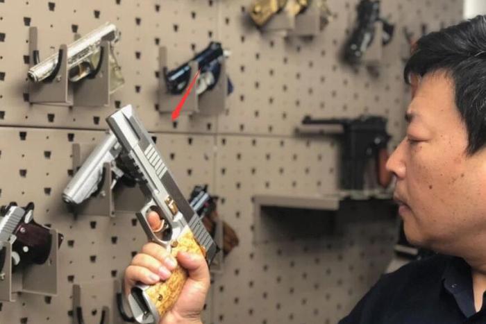 周立波律师莫虎接受王志安采访,直击游艇,枪库,某某办公室!