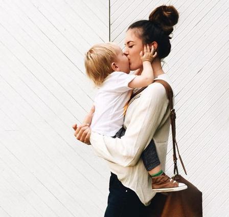 妈妈跟孩子过度亲密,有可能毁掉孩子,尤其是这4个方面