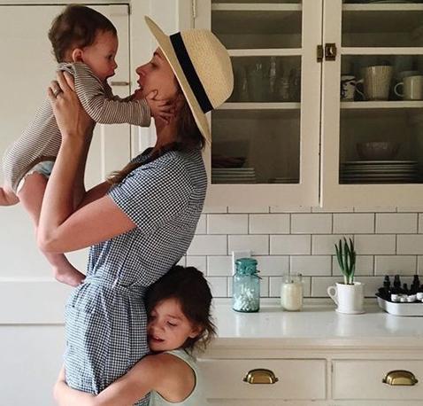 妈妈跟孩子过度亲密,有可能毁掉孩子,尤其是这4个方面