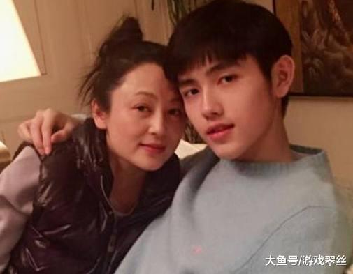 50岁陈红近照,曾被称大陆第一美女,如今身材发福容颜不再!