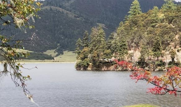 绝美的香格里,仙境般的拉普达措属都湖,一个充满诗意的地方