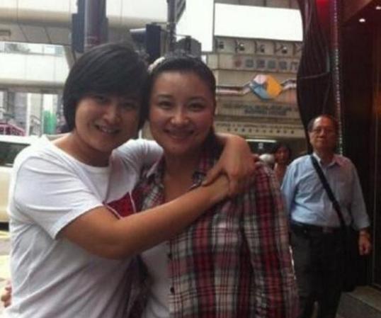 太美了!贾玲姐姐照片遭曝光 网友:这就是差距!