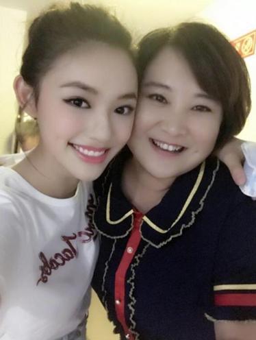 太美了!贾玲姐姐照片遭曝光 网友:这就是差距!