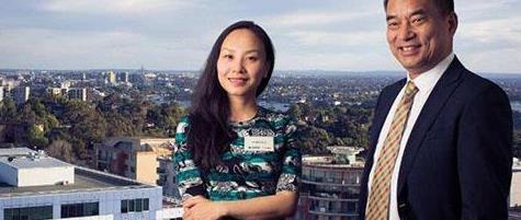 她是中国首富之女,26岁成女富豪,父亲用三个字评价她