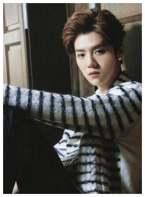 看到鹿晗中学时期的照片,原谅我不厚道的笑了,网友:经历了什么