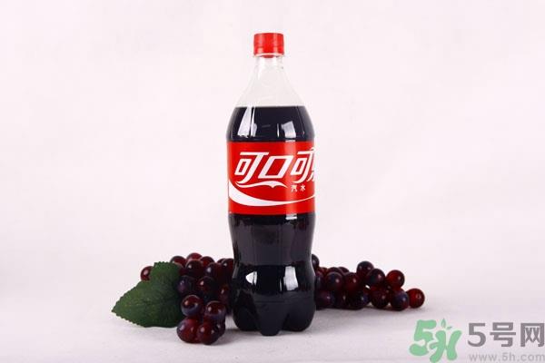 可乐可以灭火吗?用可乐灭火的原理是什么 可乐可以灭火吗?用可乐灭火的原理是什么