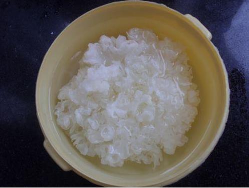 银耳营养价值有多高 银耳的饮食宜忌有哪些 银耳营养价值有多高 银耳的饮食宜忌有哪些