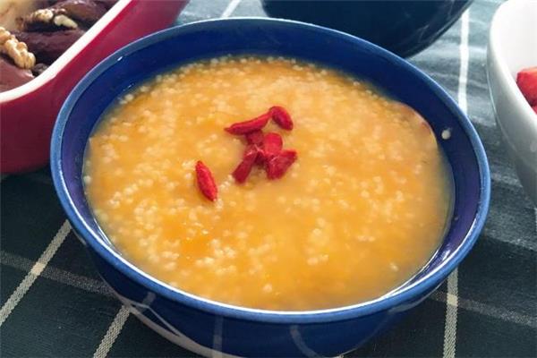 南瓜粥先放南瓜还是先放米 熬南瓜粥南瓜要削皮吗 南瓜粥先放南瓜还是先放米 熬南瓜粥南瓜要削皮吗