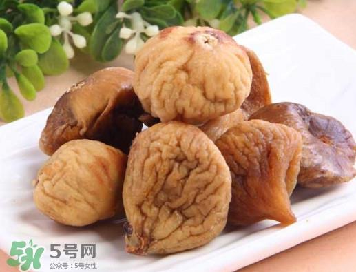 无花果干一天能吃多少？无花果干吃多了会怎样