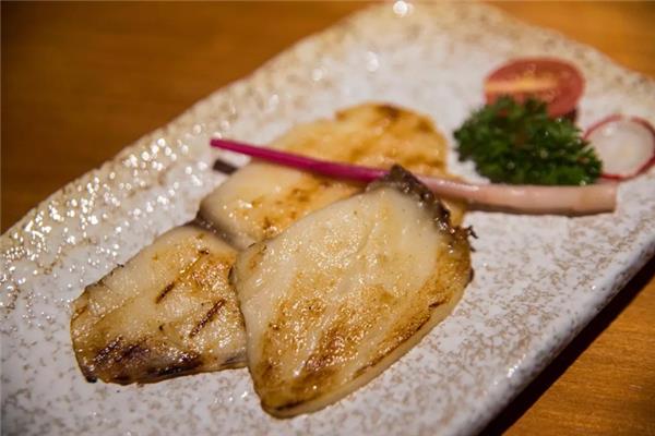 鳕鱼煮熟后怎么像果冻一样 鳕鱼煮熟后是什么样的