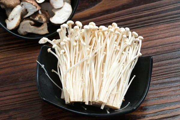 金针菇能否生吃 金针菇能否隔夜吃 金针菇能否生吃 金针菇能否隔夜吃