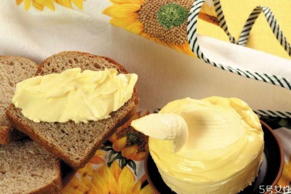 黄油可以怎么存放呢 黄油一般可以放多久呢 黄油可以怎么存放呢 黄油一般可以放多久呢