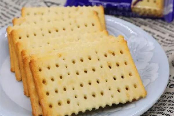 苏打饼干适合减肥吗 苏打饼干一天吃多少合适